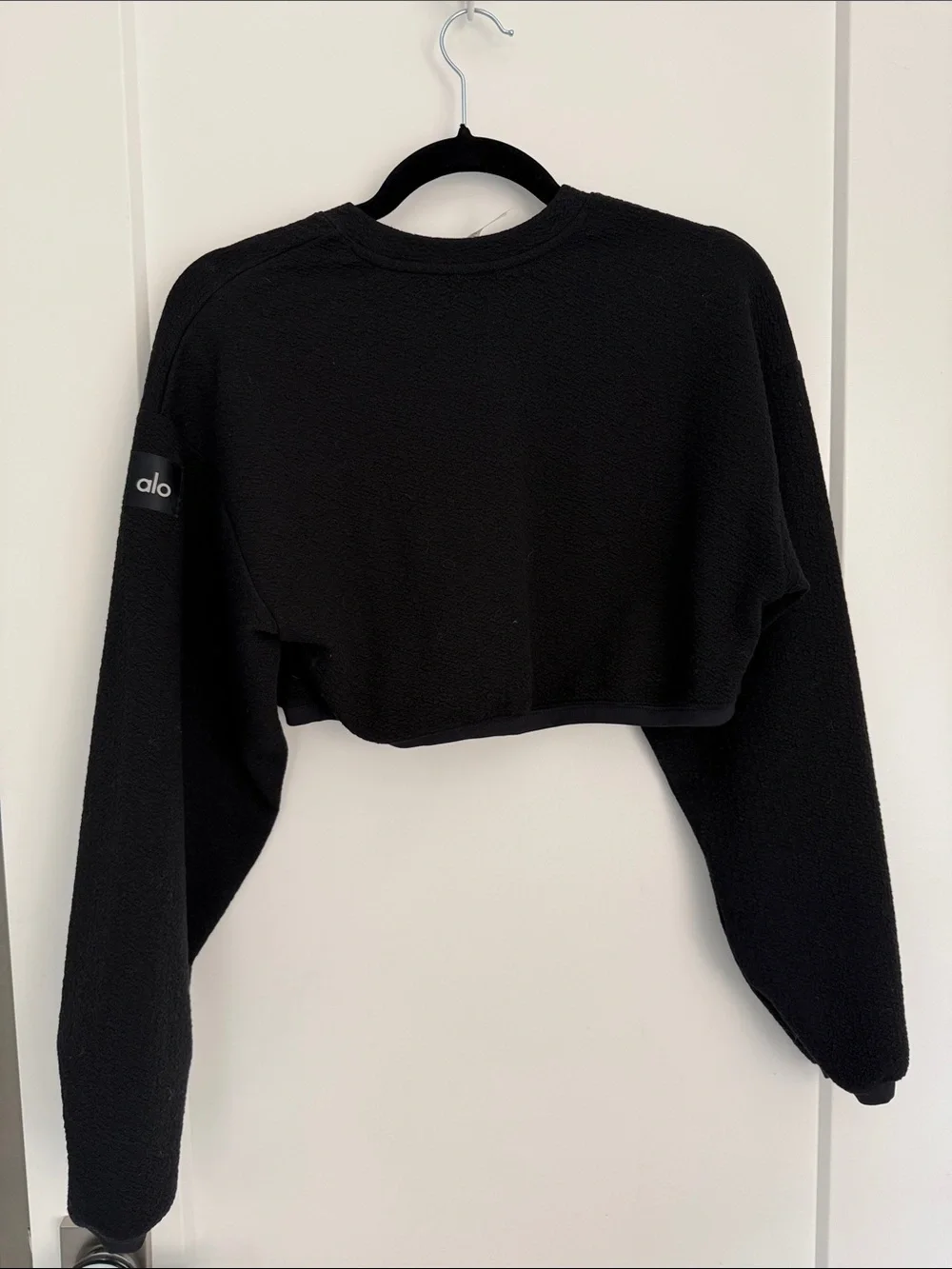 ALO Yoga Black Cropped Crewneck Sweatshirt